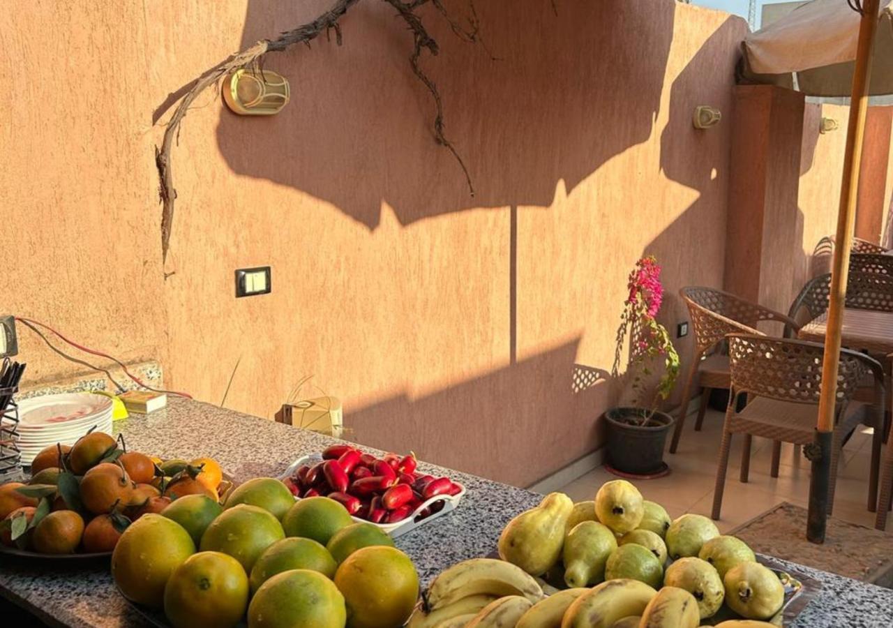 Pyramids Road Guest House Cozy Rooms And Rooftop Breakfast With The Pyramids View Nazlet el-Sîsi Exterior foto